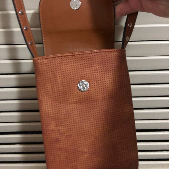 MELLOW WORLD NWOT Vegan Leather Studded Cell Phone Crossbody. - Picture 5 of 10